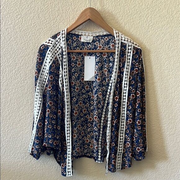 NWT Ember Blue and White Embellished Cardigan Kimono Size Medium - Picture 1 of 8